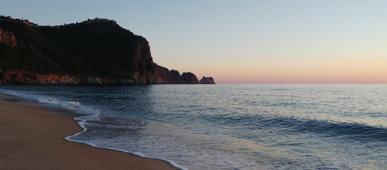 Afbudsrejser til Alanya | All Inclusive eller kun fly | Billige tilbud her